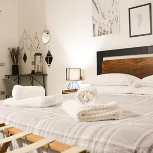 https://megaride-apartment.hotels-amalfi.com